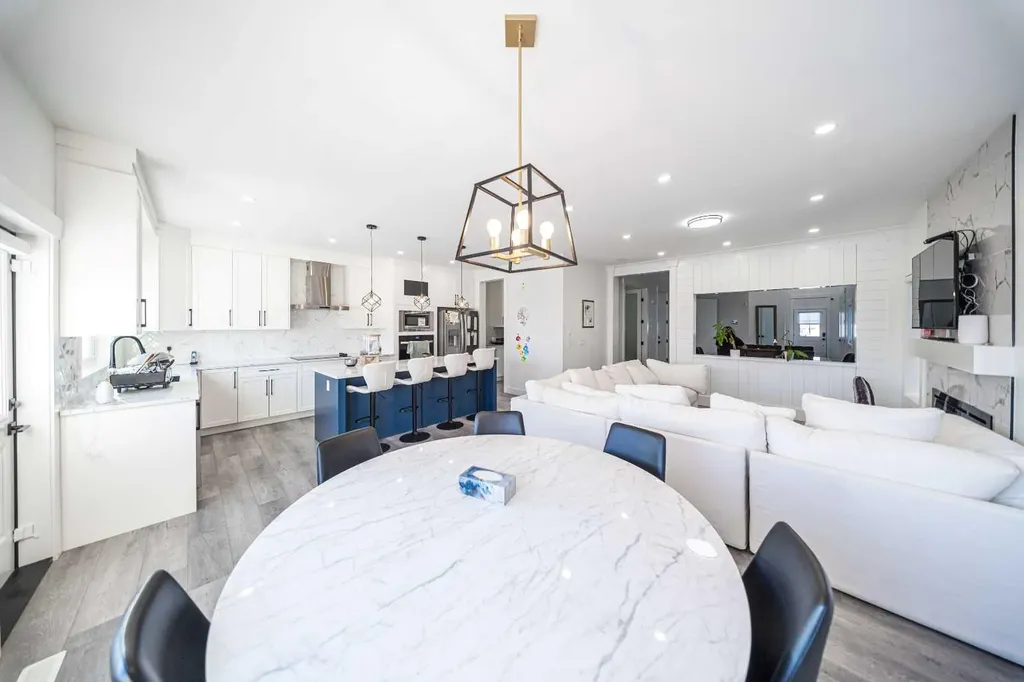 123 Saddlecrest Grove NE Calgary AB T3J 2K3