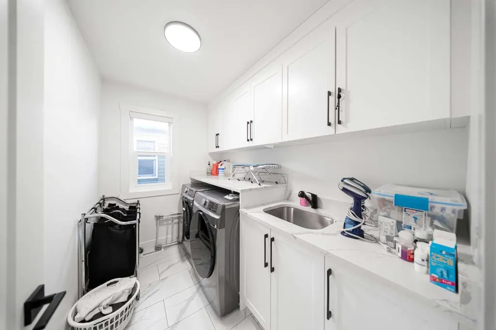 123 Saddlecrest Grove NE Calgary AB T3J 2K3
