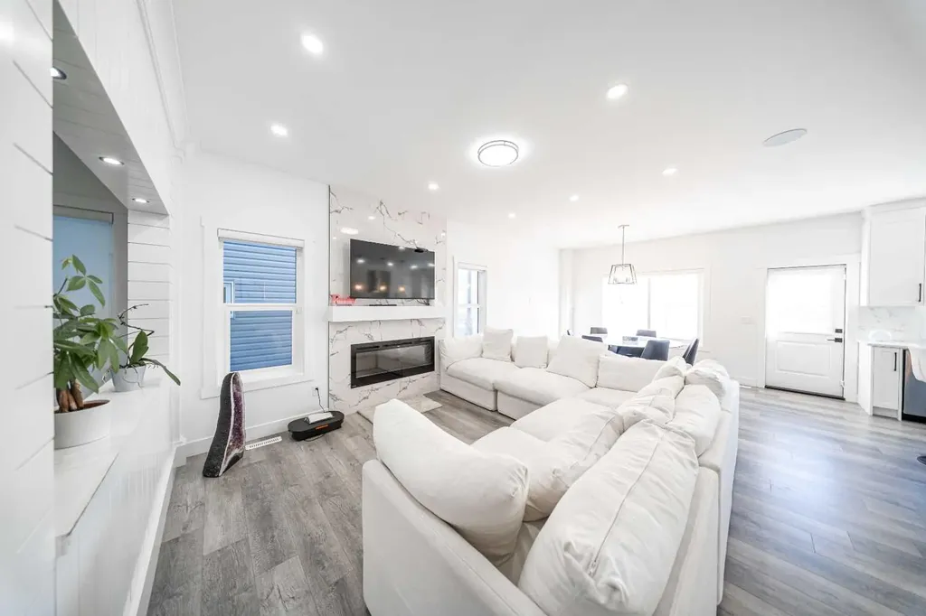 123 Saddlecrest Grove NE Calgary AB T3J 2K3