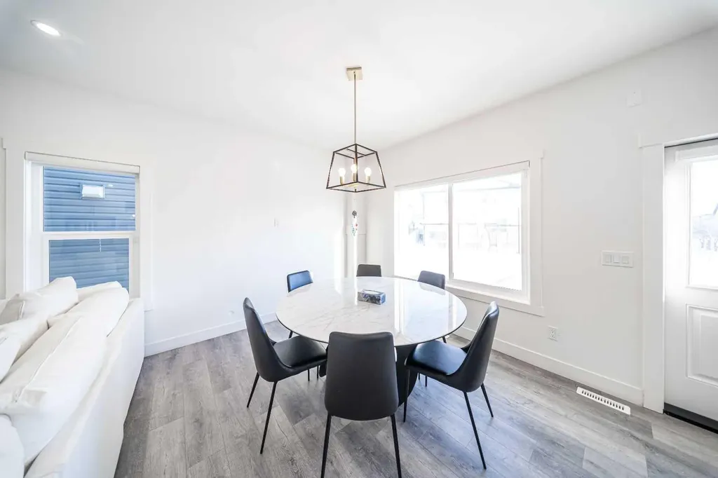 123 Saddlecrest Grove NE Calgary AB T3J 2K3