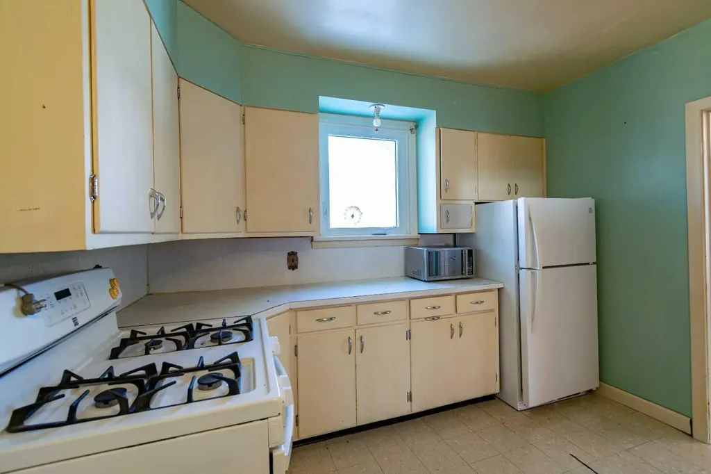 253 4 Avenue S Big Valley AB T0J 0G0