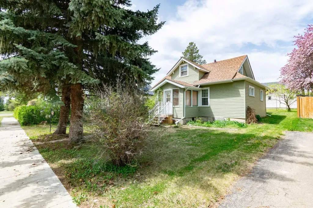 253 4 Avenue S Big Valley AB T0J 0G0