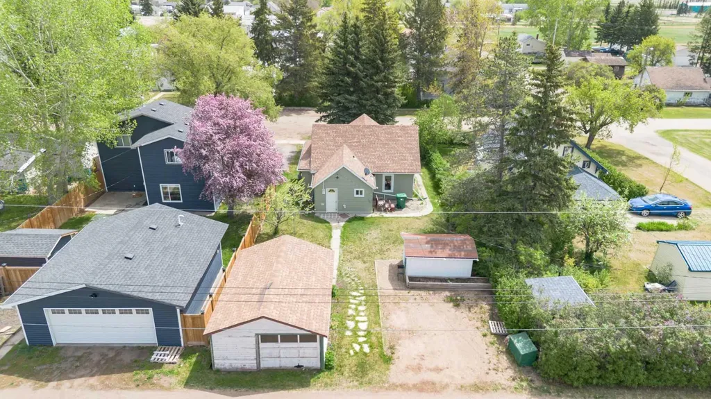 253 4 Avenue S Big Valley AB T0J 0G0