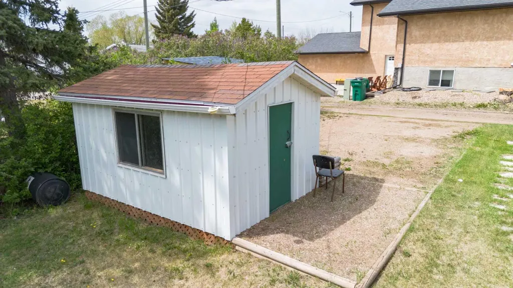 253 4 Avenue S Big Valley AB T0J 0G0