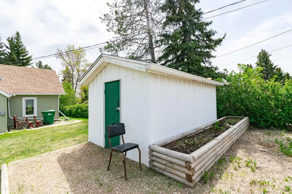 253 4 Avenue S Big Valley AB T0J 0G0