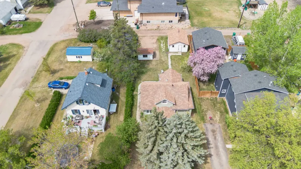 253 4 Avenue S Big Valley AB T0J 0G0