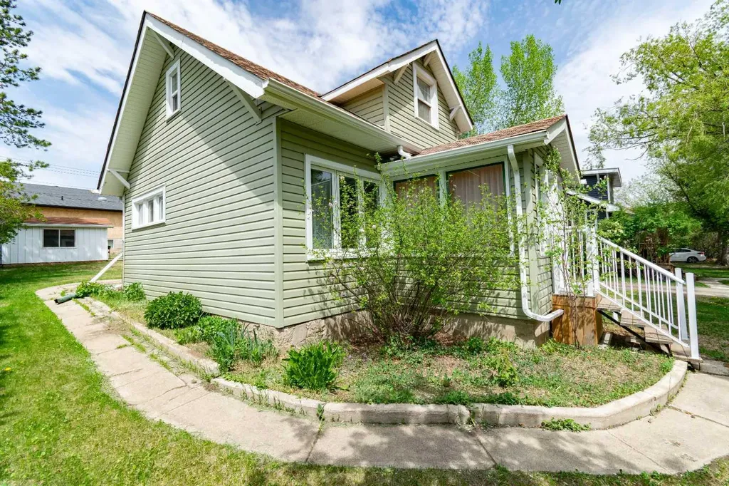 253 4 Avenue S Big Valley AB T0J 0G0