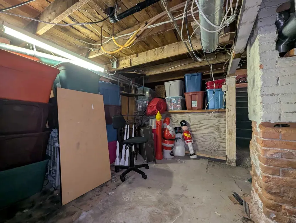 915 8 Street S Lethbridge AB T1J 2K7