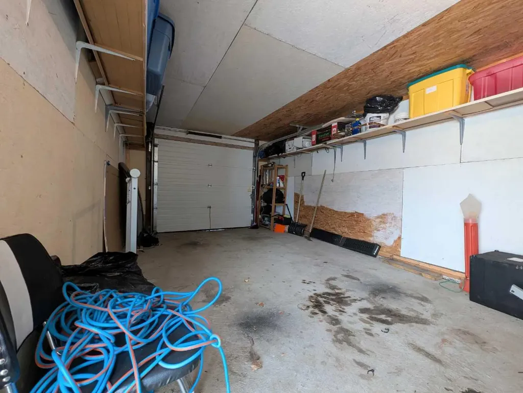 915 8 Street S Lethbridge AB T1J 2K7