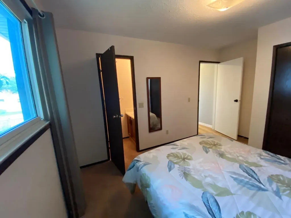 208 4 Avenue W Hanna AB T0J 1P0