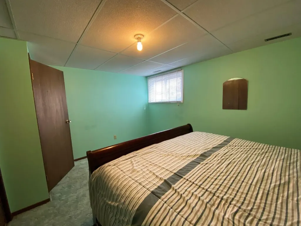208 4 Avenue W Hanna AB T0J 1P0