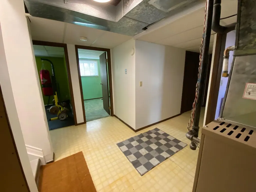 208 4 Avenue W Hanna AB T0J 1P0
