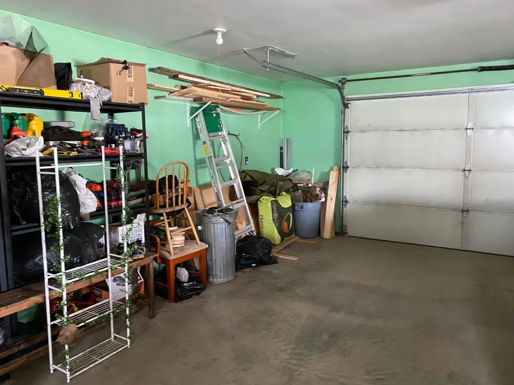 208 4 Avenue W Hanna AB T0J 1P0