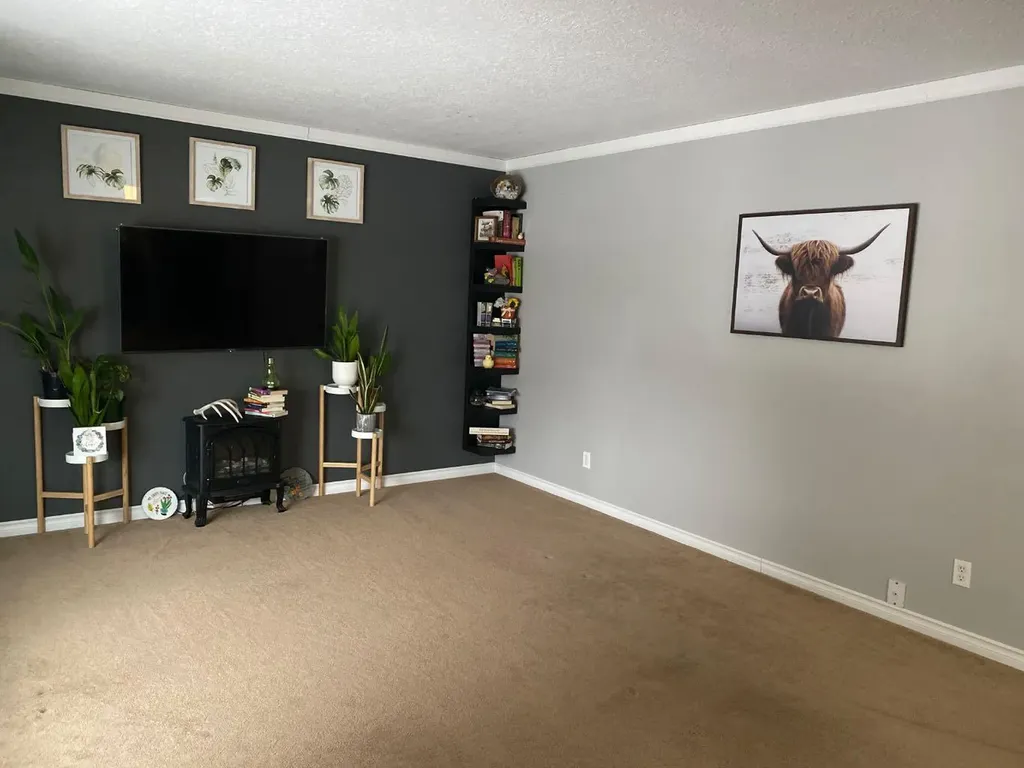 208 4 Avenue W Hanna AB T0J 1P0