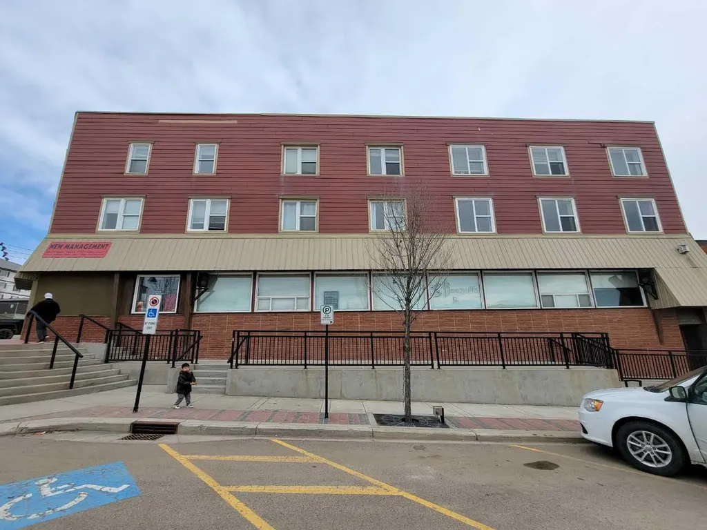 4939 50 Street Rocky Mountain House AB T4T 1A7