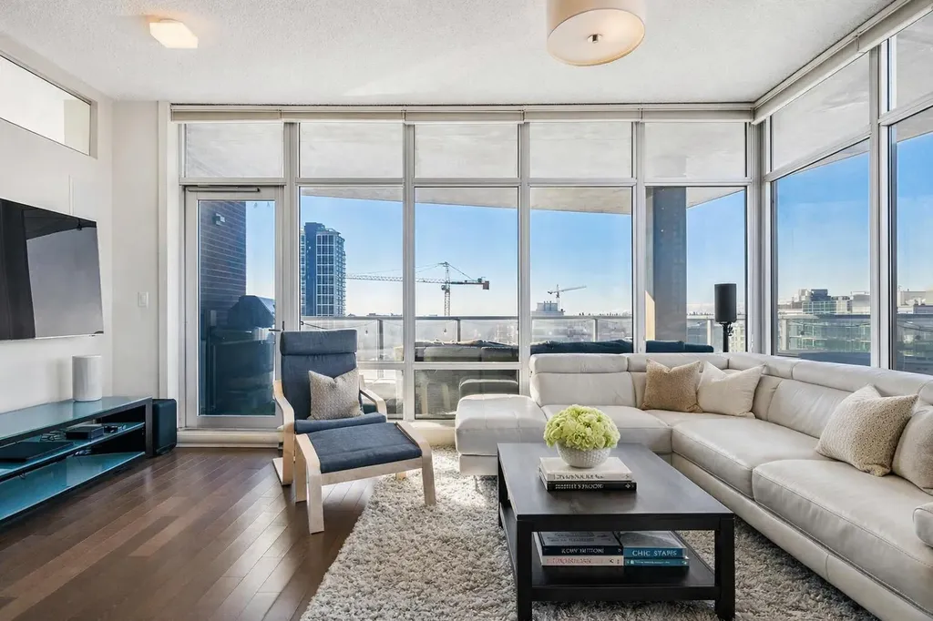 530 12 Avenue SW Calgary AB T2R 0B1