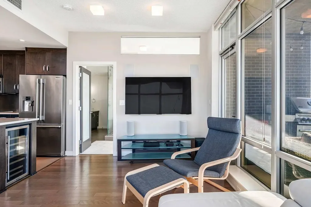 530 12 Avenue SW Calgary AB T2R 0B1