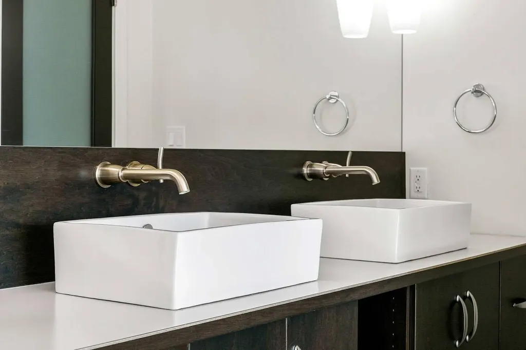 530 12 Avenue SW Calgary AB T2R 0B1
