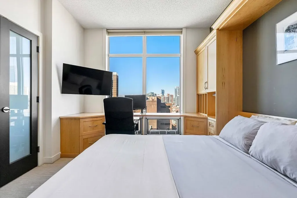 530 12 Avenue SW Calgary AB T2R 0B1