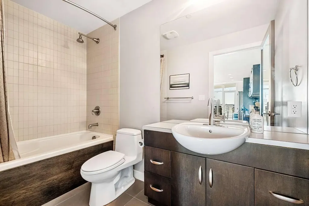 530 12 Avenue SW Calgary AB T2R 0B1