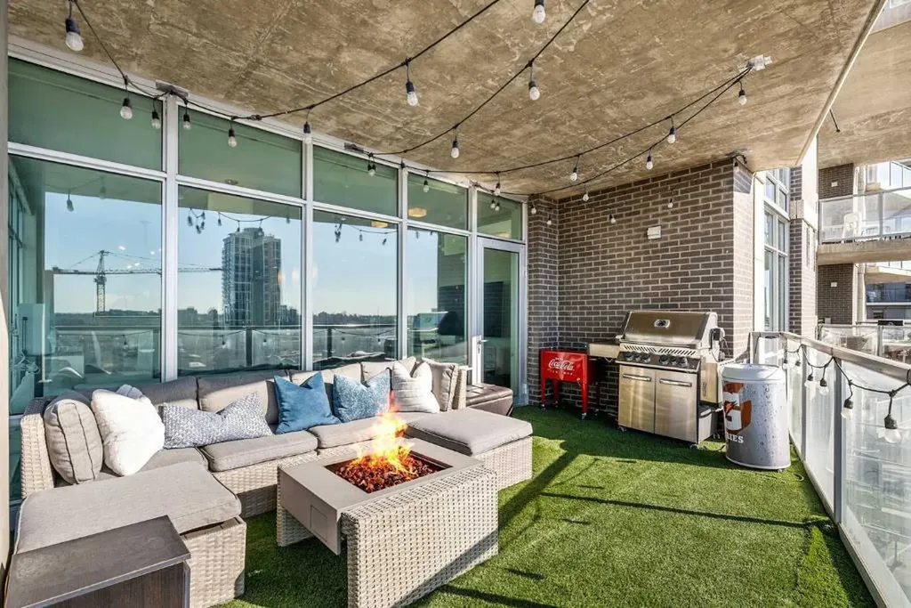 530 12 Avenue SW Calgary AB T2R 0B1