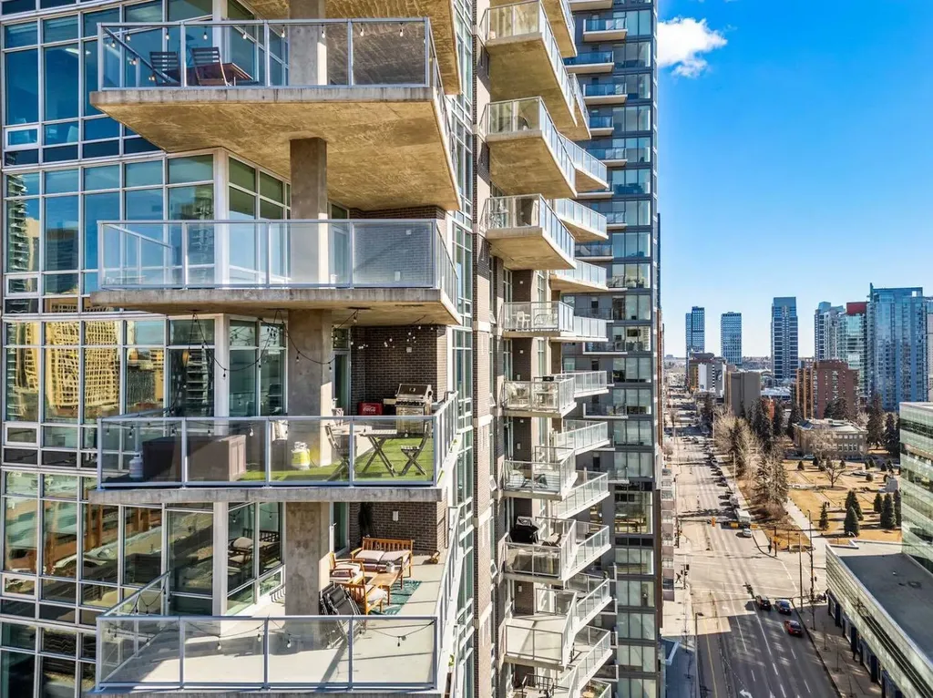 530 12 Avenue SW Calgary AB T2R 0B1