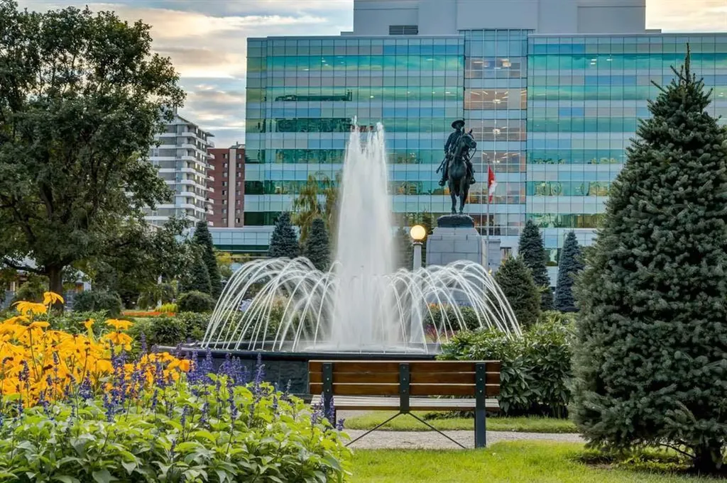 530 12 Avenue SW Calgary AB T2R 0B1