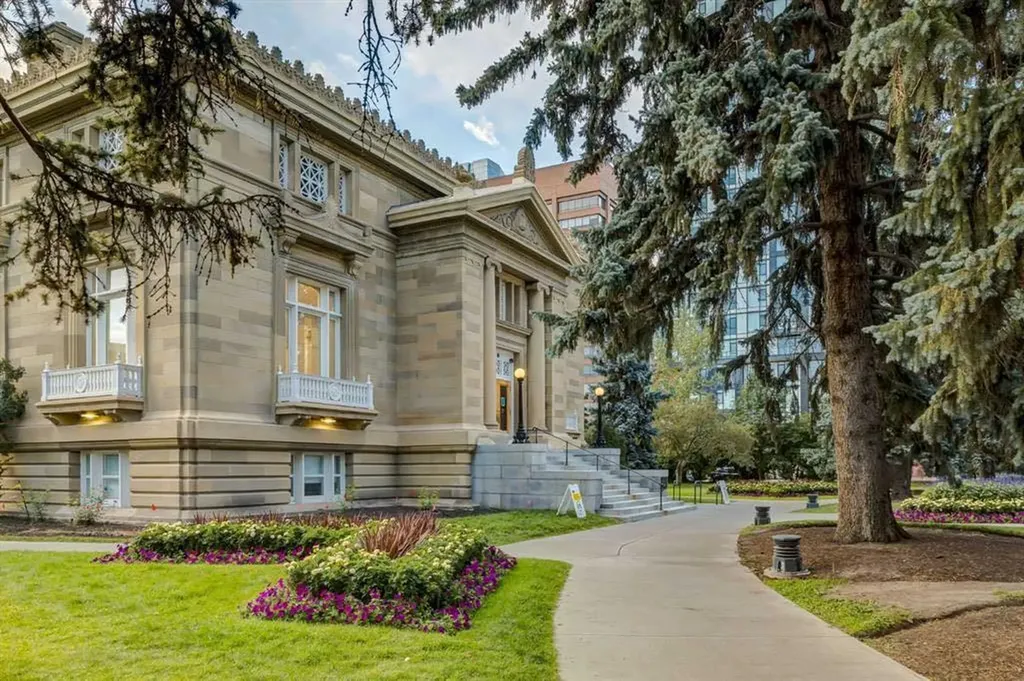 530 12 Avenue SW Calgary AB T2R 0B1
