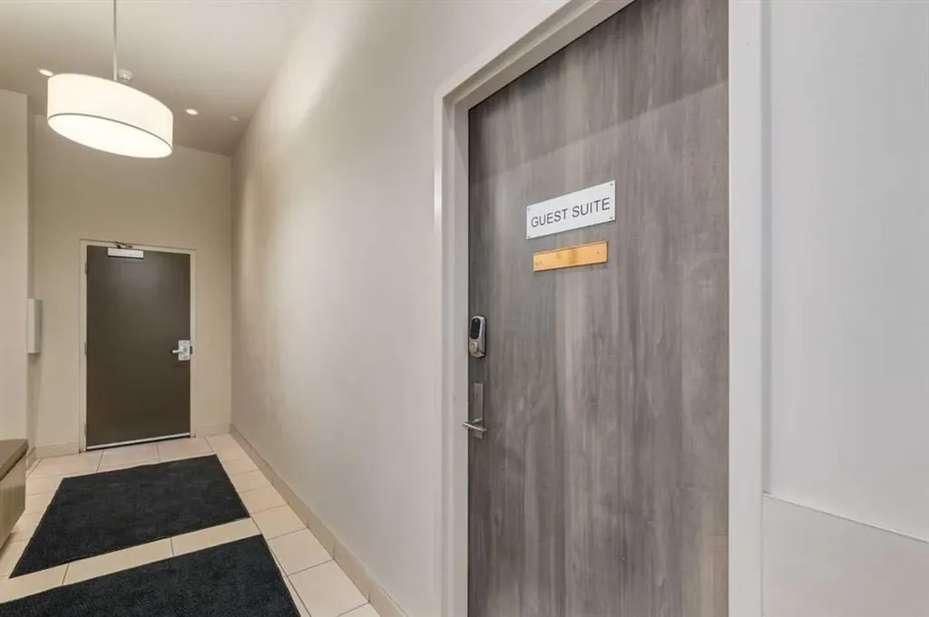 530 12 Avenue SW Calgary AB T2R 0B1