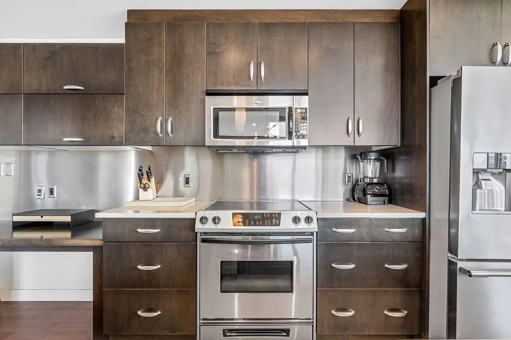 530 12 Avenue SW Calgary AB T2R 0B1