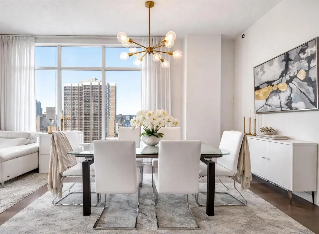530 12 Avenue SW Calgary AB T2R 0B1