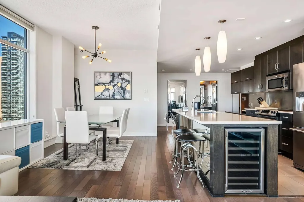 530 12 Avenue SW Calgary AB T2R 0B1