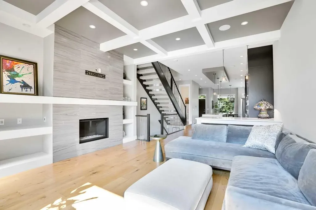 235 11 Avenue NE Calgary AB T2E0Y9
