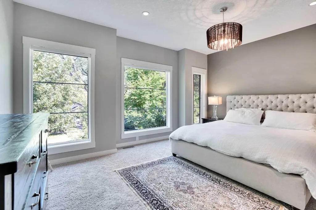 235 11 Avenue NE Calgary AB T2E0Y9