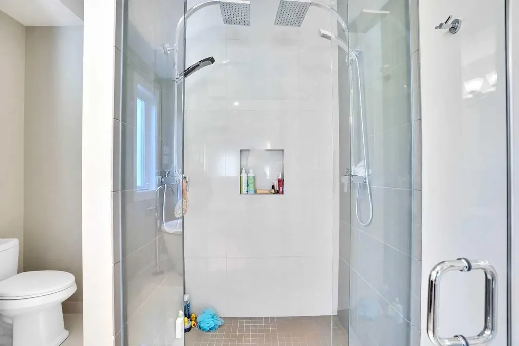 235 11 Avenue NE Calgary AB T2E0Y9