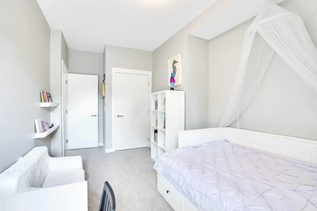 235 11 Avenue NE Calgary AB T2E0Y9