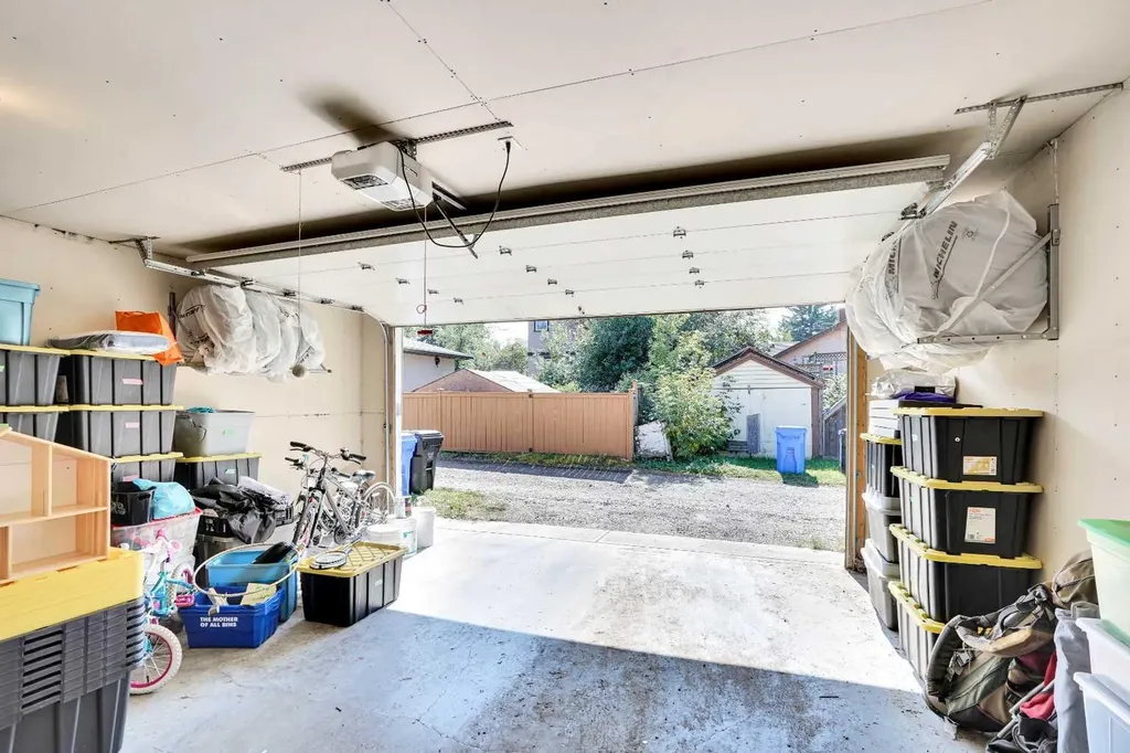 235 11 Avenue NE Calgary AB T2E0Y9