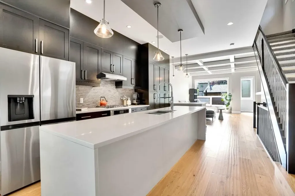 235 11 Avenue NE Calgary AB T2E0Y9