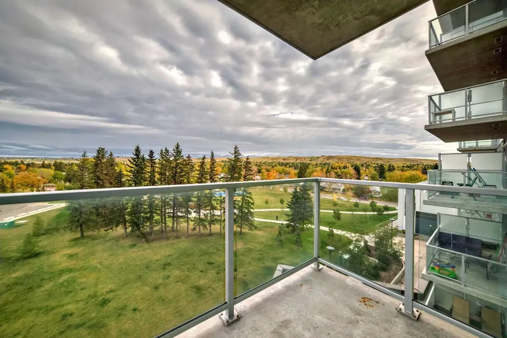 30 Brentwood Common NW Calgary AB T2L 2L8