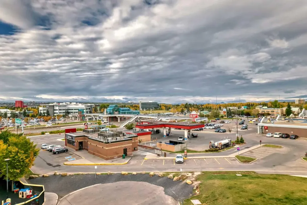 30 Brentwood Common NW Calgary AB T2L 2L8