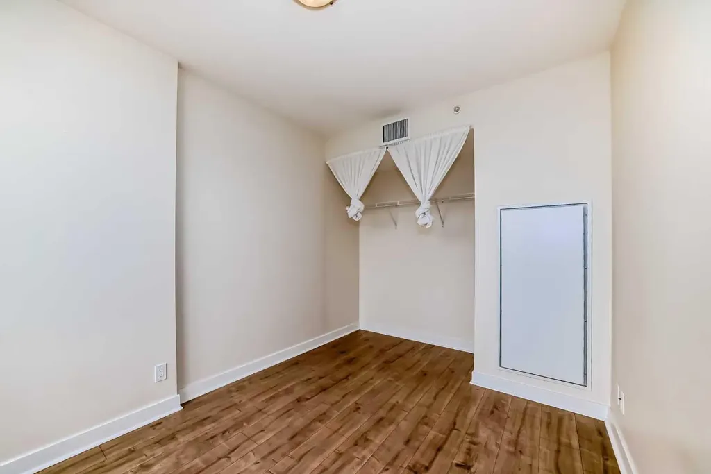 30 Brentwood Common NW Calgary AB T2L 2L8