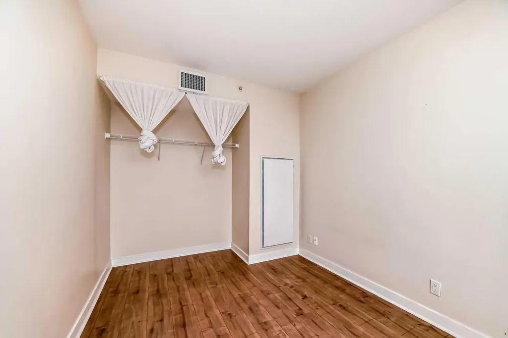 30 Brentwood Common NW Calgary AB T2L 2L8