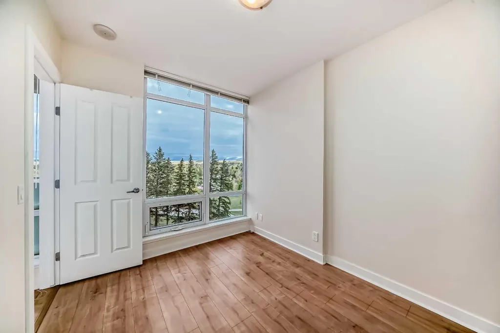 30 Brentwood Common NW Calgary AB T2L 2L8
