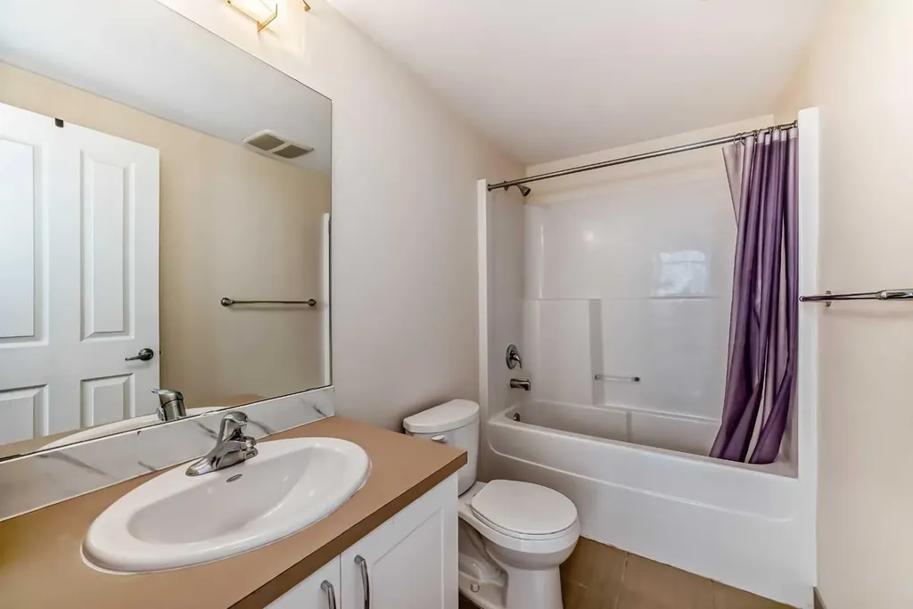 30 Brentwood Common NW Calgary AB T2L 2L8