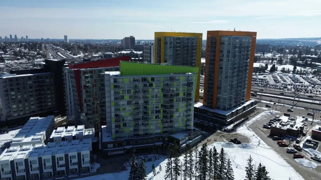 30 Brentwood Common NW Calgary AB T2L 2L8