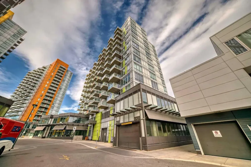 30 Brentwood Common NW Calgary AB T2L 2L8