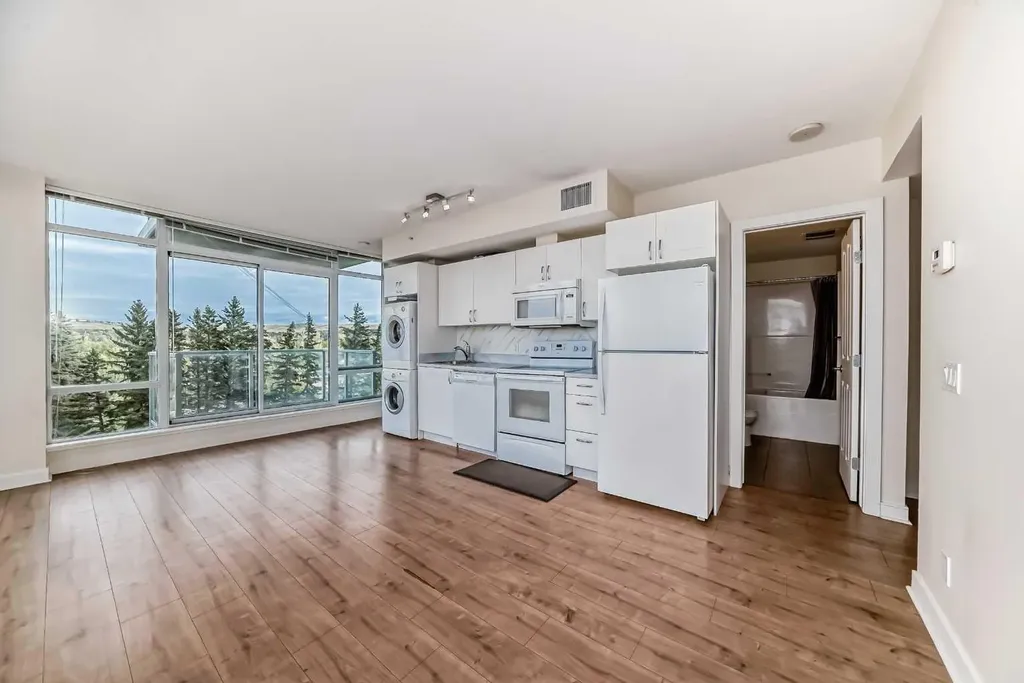 30 Brentwood Common NW Calgary AB T2L 2L8