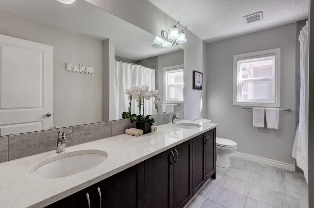255 Riviera Way Cochrane AB T4C 0Z2