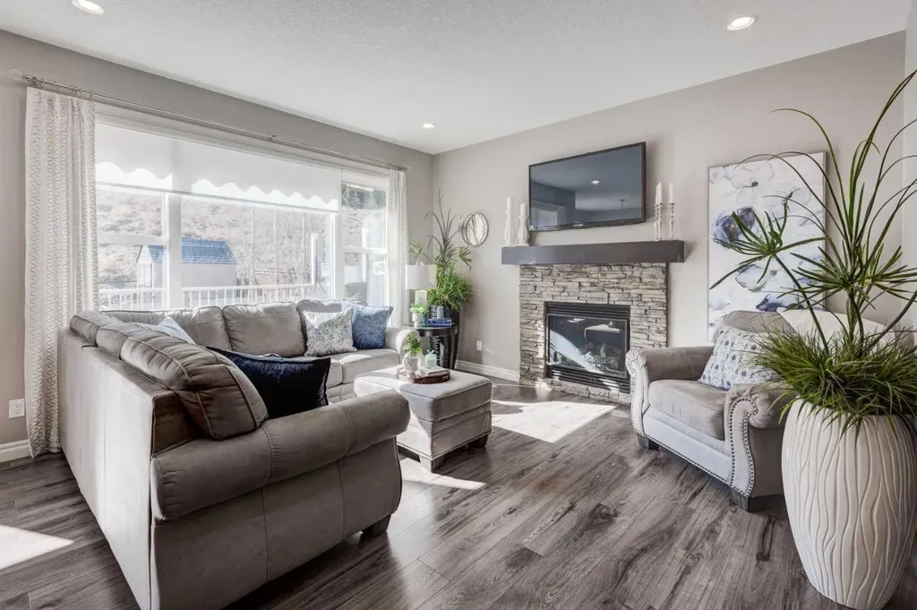 255 Riviera Way Cochrane AB T4C 0Z2