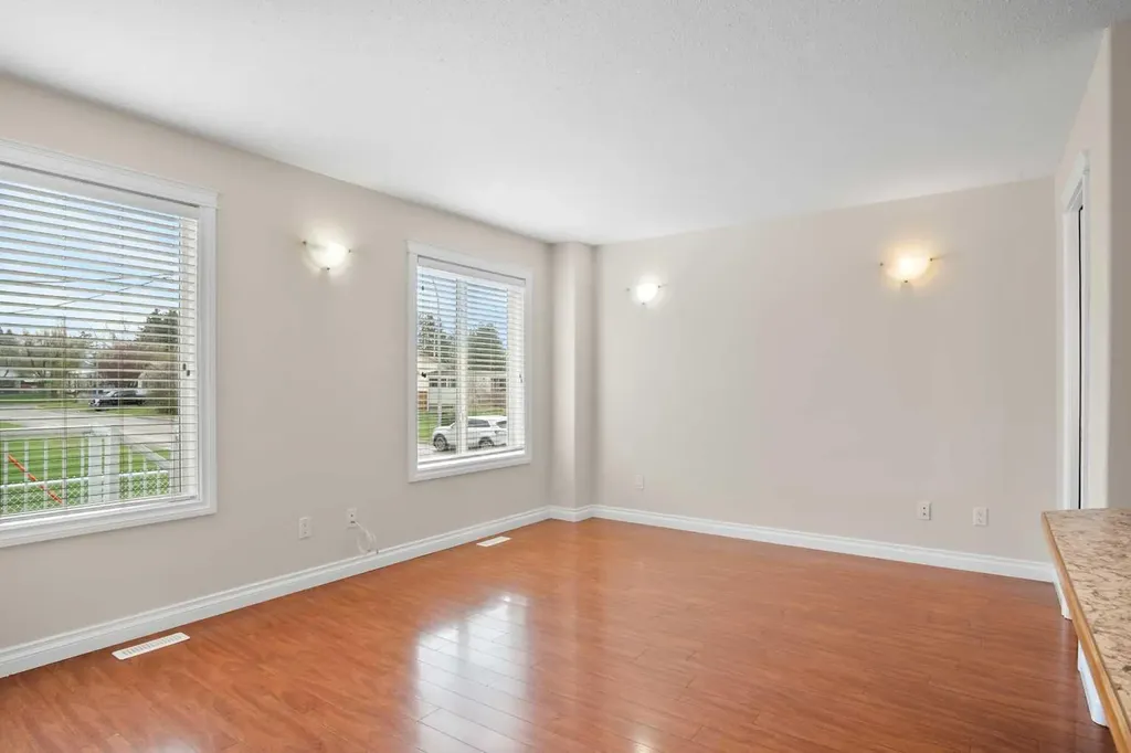 2002 22 Avenue Bowden AB T0M0K0